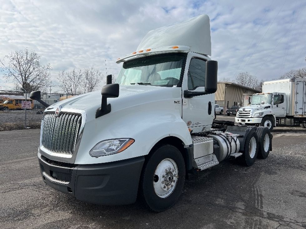 Day Cab Tractor-Heavy Duty Tractors-International-2018-LT625-Rochester-NY-404,200\n\t\tmiles-$ 21,750 - Image 3