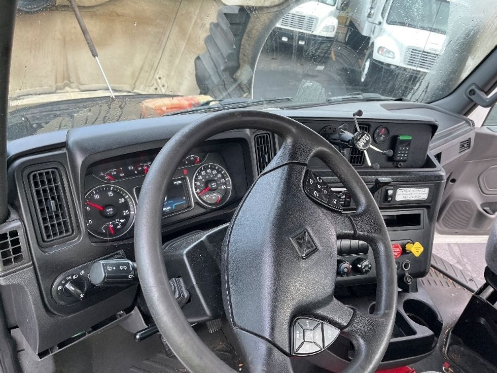 Day Cab Tractor-Heavy Duty Tractors-International-2018-LT625-Saginaw-MI-332,018\n\t\tmiles-$ 39,500 - Image 10