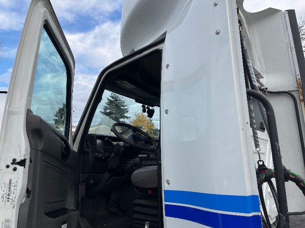 Day Cab Tractor-Heavy Duty Tractors-International-2018-LT625-Saginaw-MI-332,018\n\t\tmiles-$ 39,500 - Image 9