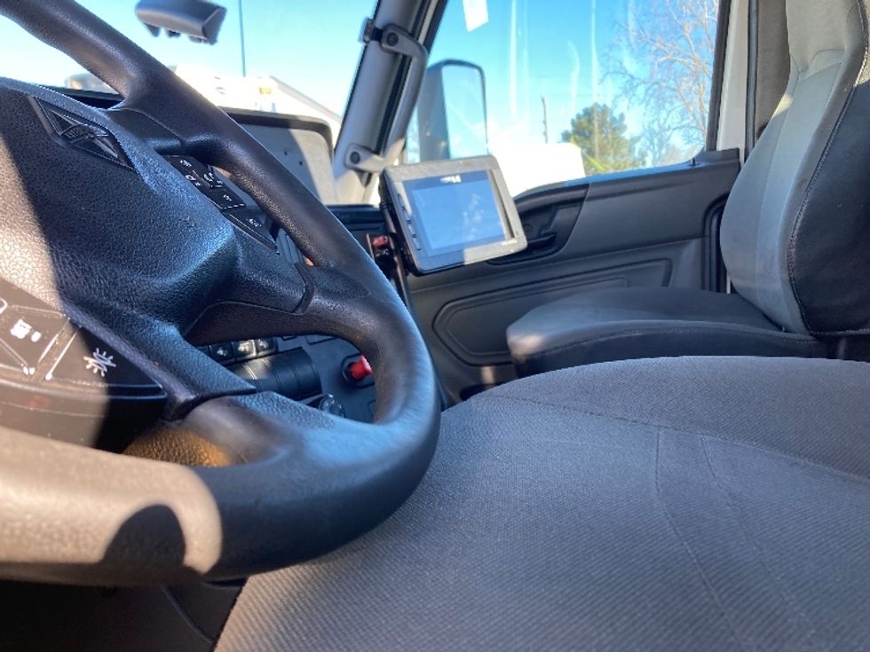 2018 International LT625 LT photo 8