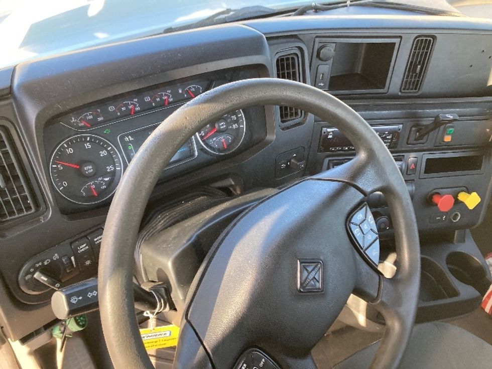 2018 International LT625 LT photo 9