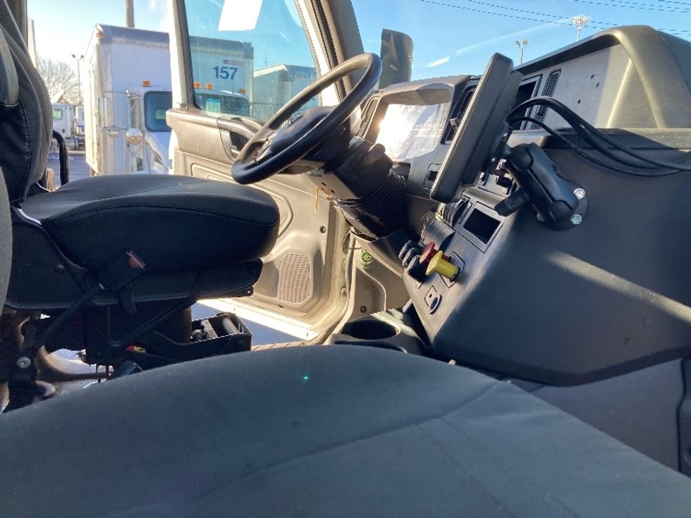 2018 International LT625 LT photo 12