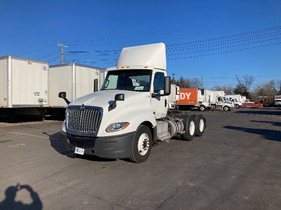 Day Cab Tractor-Heavy Duty Tractors-International-2018-LT625-Saginaw-MI-522,897\n\t\tmiles-$ 21,750 - Image 1