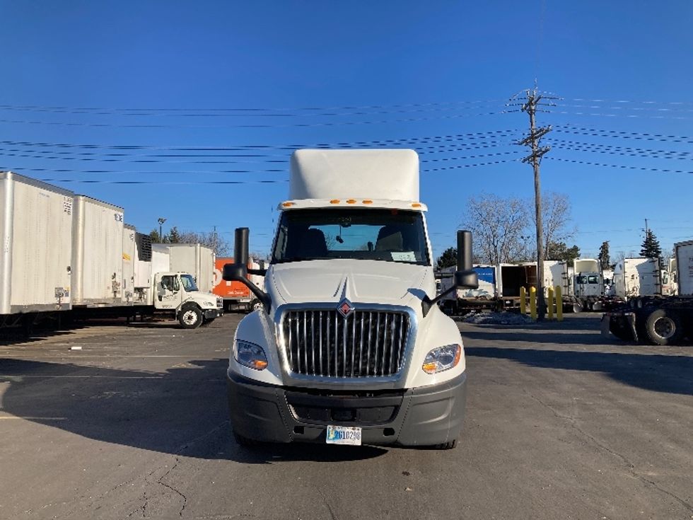 Day Cab Tractor-Heavy Duty Tractors-International-2018-LT625-Saginaw-MI-522,897\n\t\tmiles-$ 21,750 - Image 2