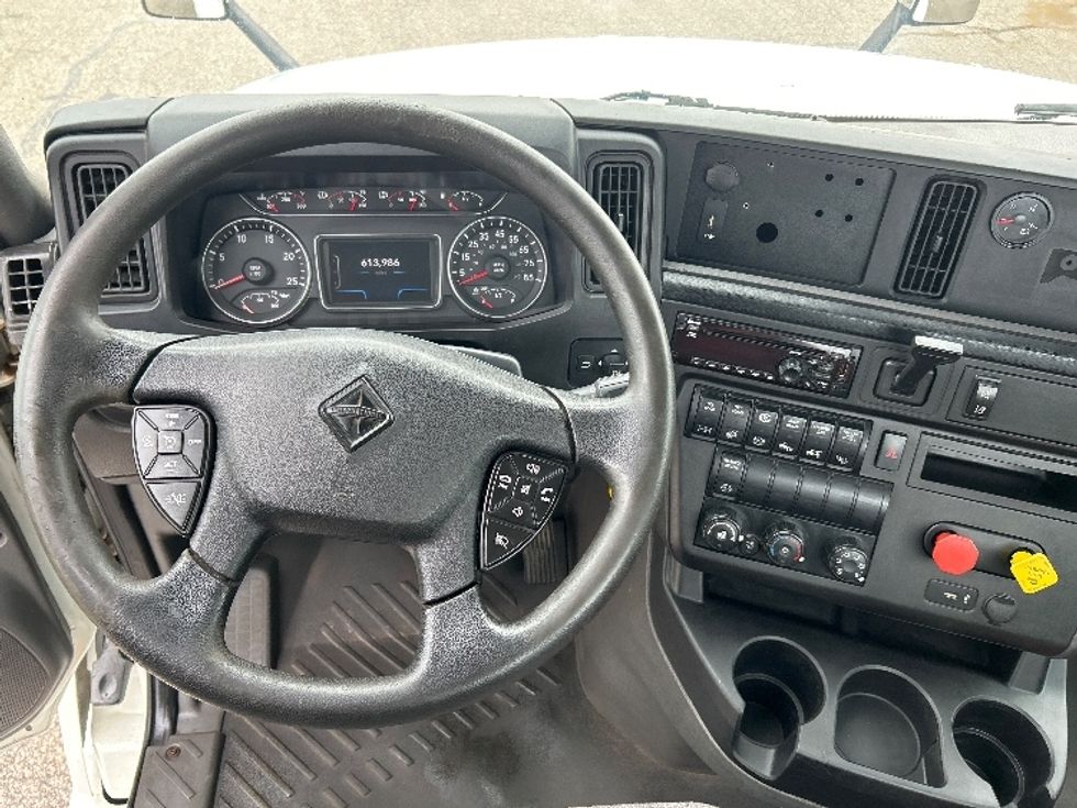 2018 International LT625 LT photo 10