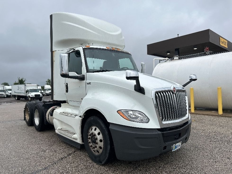 2018 International LT625 LT photo 3