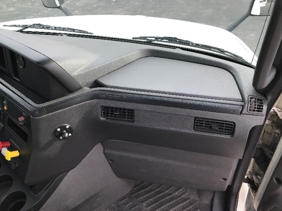 Day Cab Tractor-Heavy Duty Tractors-International-2018-LT625-Salem-VA-403,821\n\t\tmiles-$ 26,000 - Image 13