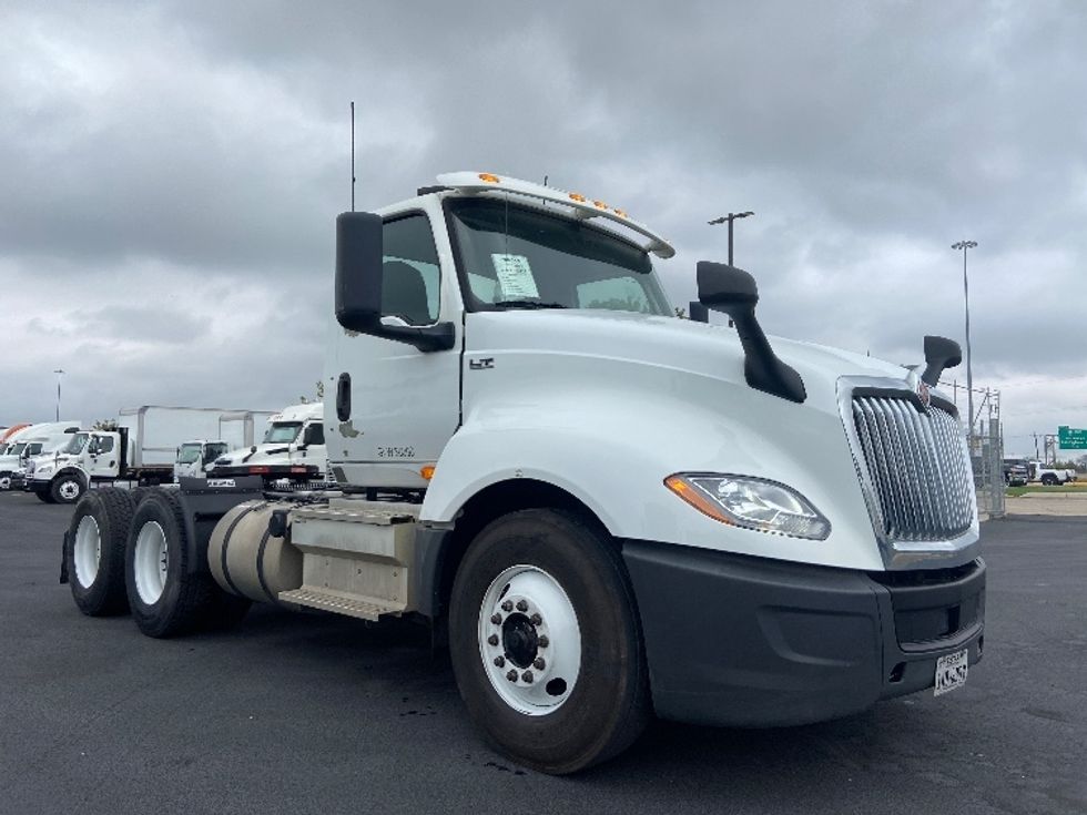 Day Cab Tractor-Heavy Duty Tractors-International-2018-LT625-San Antonio-TX-238,750\n\t\tmiles-$ 25,000 - Image 1