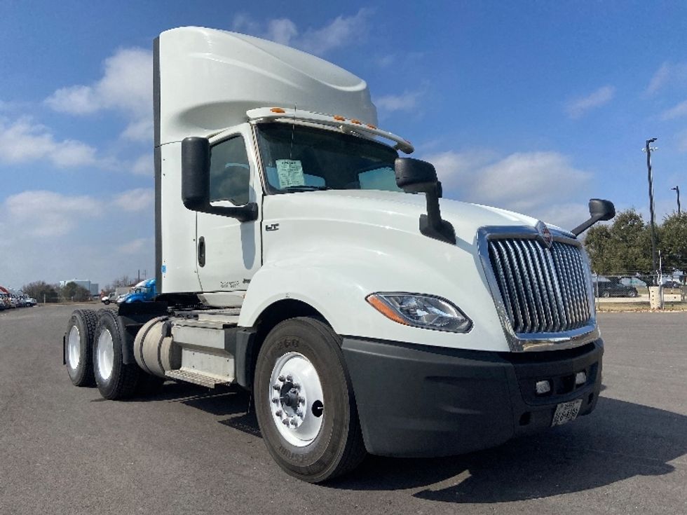 Day Cab Tractor-Heavy Duty Tractors-International-2018-LT625-San Antonio-TX-459,504\n\t\tmiles-$ 22,000 - Image 1