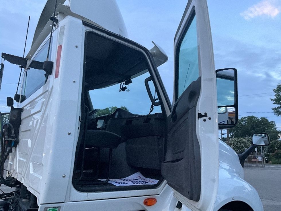 Day Cab Tractor-Heavy Duty Tractors-International-2018-LT625-Sandston-VA-290,054\n\t\tmiles-$ 25,000 - Image 12