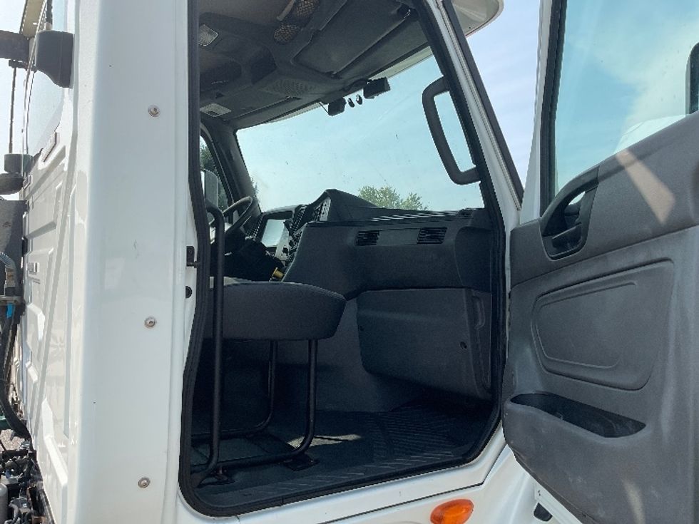 Day Cab Tractor-Heavy Duty Tractors-International-2018-LT625-South Bend-IN-367,988\n\t\tmiles-$ 27,000 - Image 11