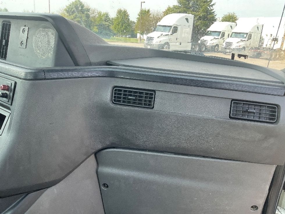 Day Cab Tractor-Heavy Duty Tractors-International-2018-LT625-South Bend-IN-367,988\n\t\tmiles-$ 27,000 - Image 12