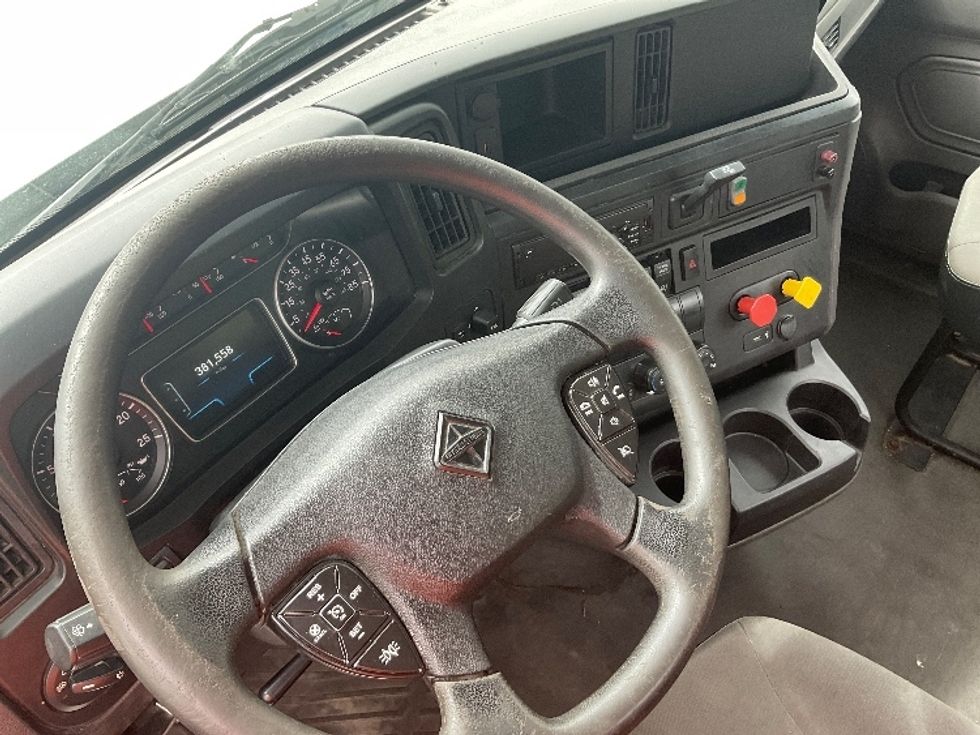 Day Cab Tractor-Heavy Duty Tractors-International-2018-LT625-South Plainfield-NJ-381,667\n\t\tmiles-$ 25,250 - Image 10