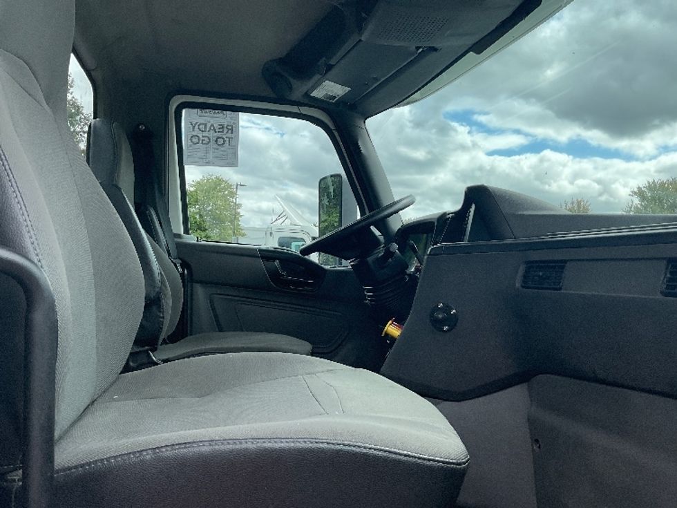 Day Cab Tractor-Heavy Duty Tractors-International-2018-LT625-South Plainfield-NJ-381,667\n\t\tmiles-$ 25,250 - Image 14