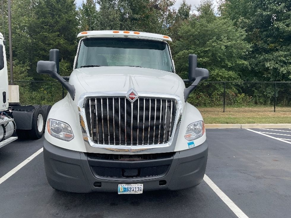 Day Cab Tractor-Heavy Duty Tractors-International-2018-LT625-South Plainfield-NJ-381,667\n\t\tmiles-$ 25,250 - Image 2