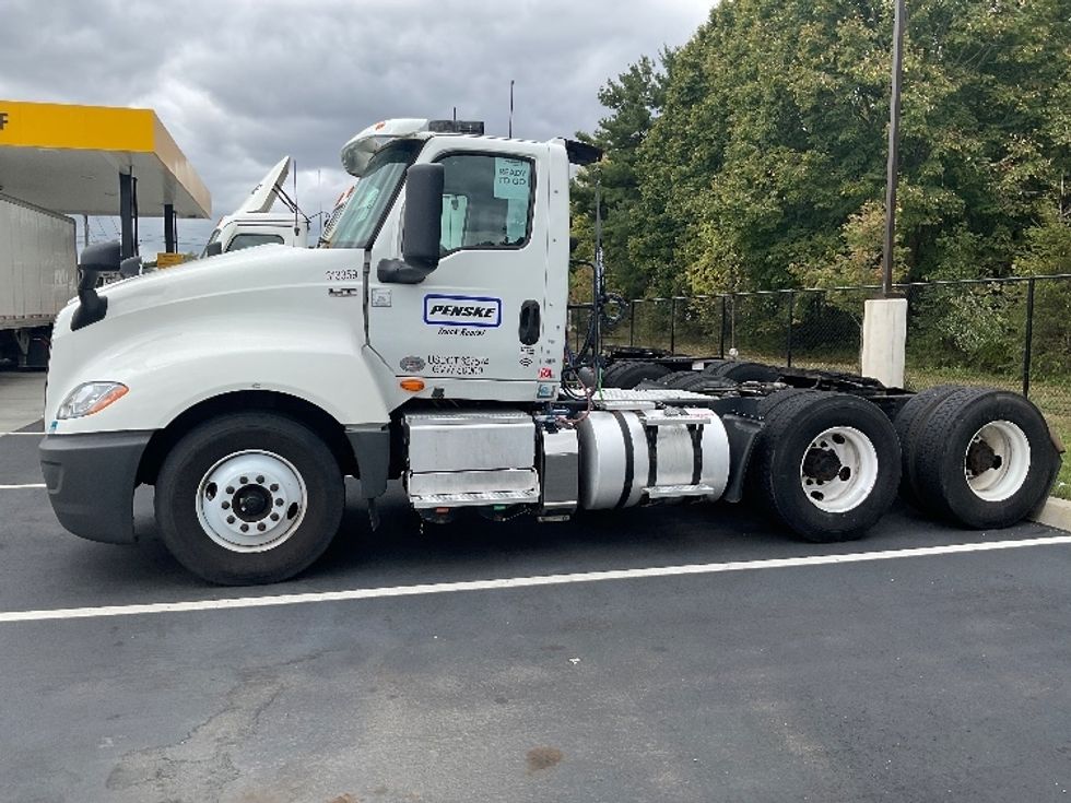 Day Cab Tractor-Heavy Duty Tractors-International-2018-LT625-South Plainfield-NJ-381,667\n\t\tmiles-$ 25,250 - Image 4