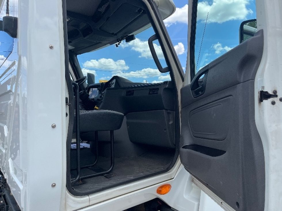 Day Cab Tractor-Heavy Duty Tractors-International-2018-LT625-Spartanburg-SC-395,717\n\t\tmiles-$ 25,500 - Image 11