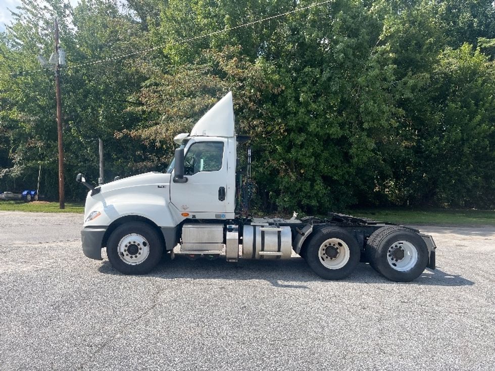 Day Cab Tractor-Heavy Duty Tractors-International-2018-LT625-Spartanburg-SC-395,717\n\t\tmiles-$ 25,500 - Image 3