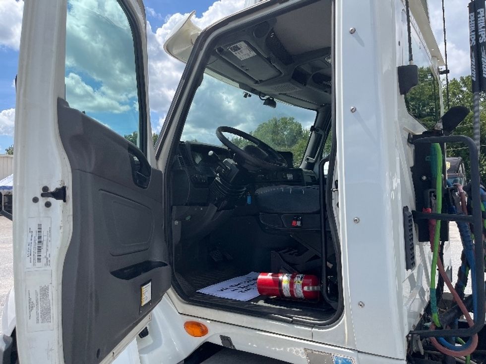 Day Cab Tractor-Heavy Duty Tractors-International-2018-LT625-Spartanburg-SC-395,717\n\t\tmiles-$ 25,500 - Image 8