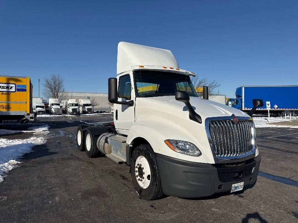 Day Cab Tractor-Heavy Duty Tractors-International-2018-LT625-Springfield-MO-243,410\n\t\tmiles-$ 25,000 - Image 1