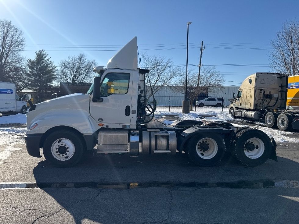 Day Cab Tractor-Heavy Duty Tractors-International-2018-LT625-Springfield-MO-243,410\n\t\tmiles-$ 25,000 - Image 4