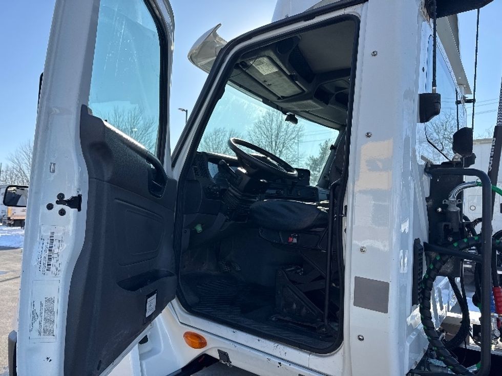 Day Cab Tractor-Heavy Duty Tractors-International-2018-LT625-Springfield-MO-243,410\n\t\tmiles-$ 25,000 - Image 9