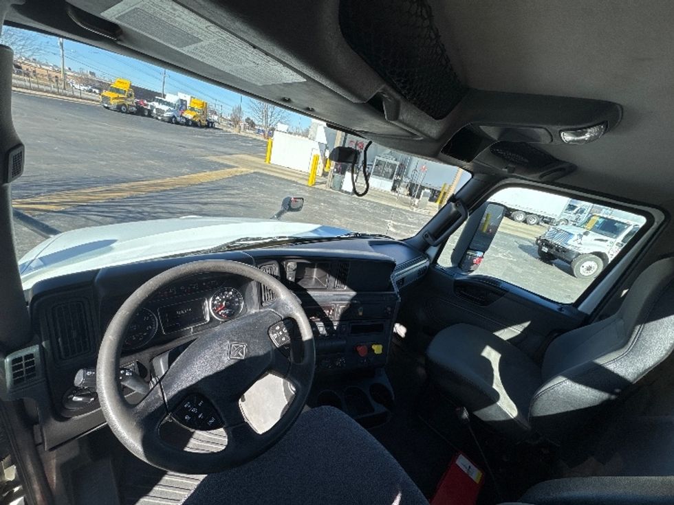 Day Cab Tractor-Heavy Duty Tractors-International-2018-LT625-Springfield-MO-367,646\n\t\tmiles-$ 29,500 - Image 10