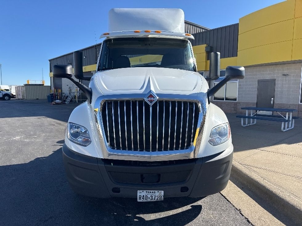 Day Cab Tractor-Heavy Duty Tractors-International-2018-LT625-Springfield-MO-367,646\n\t\tmiles-$ 29,500 - Image 2