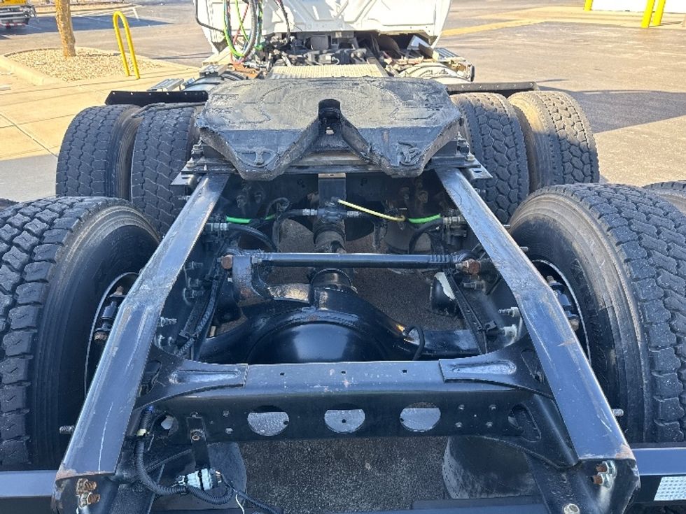 Day Cab Tractor-Heavy Duty Tractors-International-2018-LT625-Springfield-MO-367,646\n\t\tmiles-$ 29,500 - Image 6