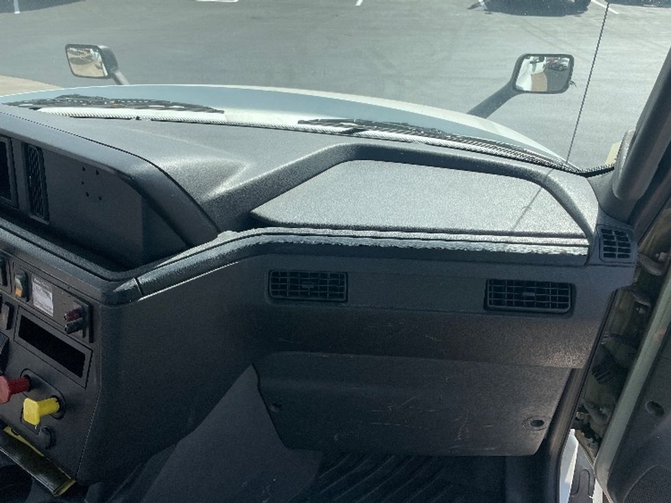 Day Cab Tractor-Heavy Duty Tractors-International-2018-LT625-Statesville-NC-306,834\n\t\tmiles-$ 24,500 - Image 13