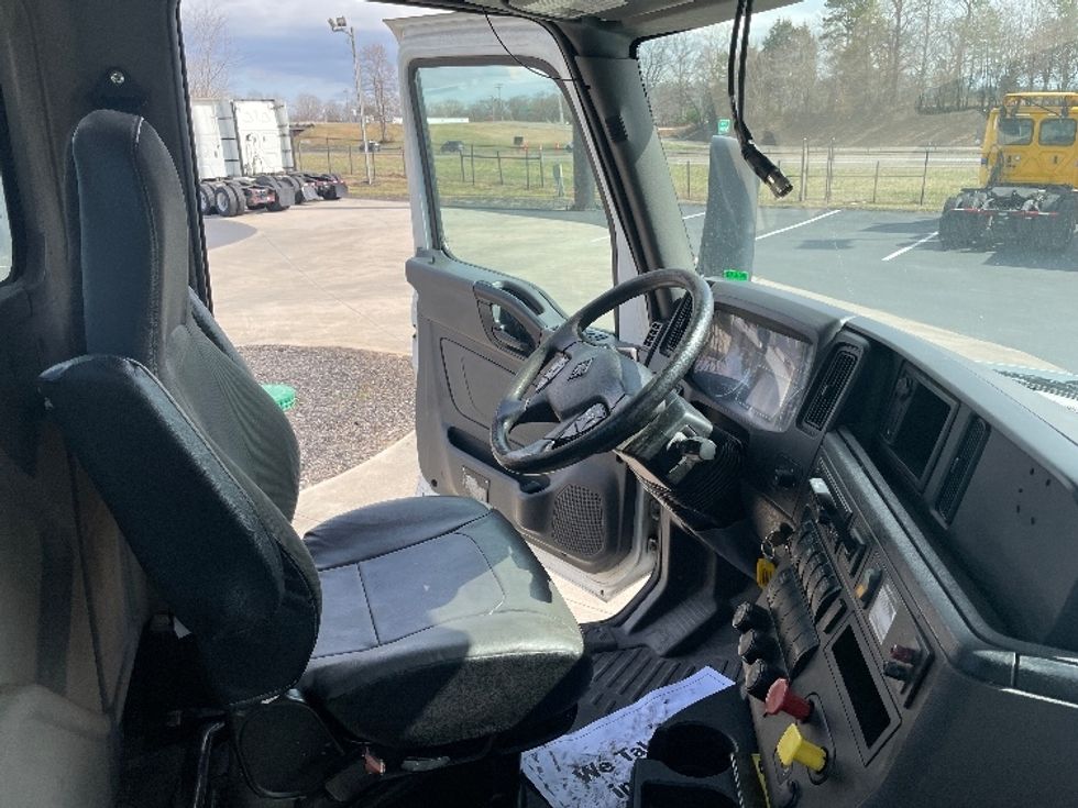 Day Cab Tractor-Heavy Duty Tractors-International-2018-LT625-Statesville-NC-306,834\n\t\tmiles-$ 24,500 - Image 14