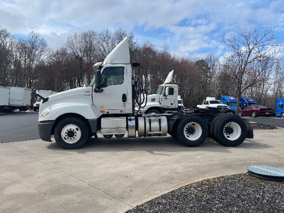 Day Cab Tractor-Heavy Duty Tractors-International-2018-LT625-Statesville-NC-306,834\n\t\tmiles-$ 24,500 - Image 4