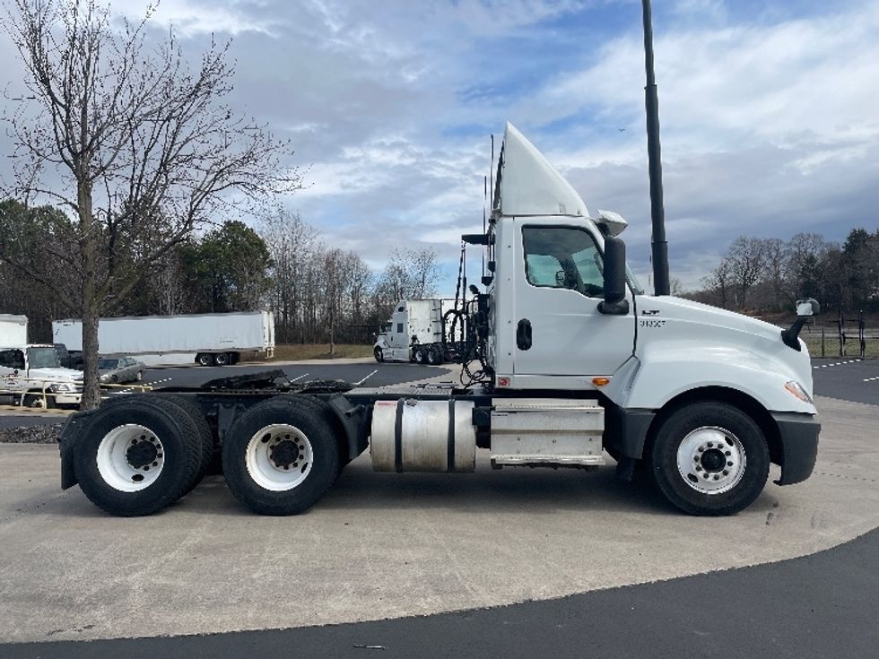 Day Cab Tractor-Heavy Duty Tractors-International-2018-LT625-Statesville-NC-306,834\n\t\tmiles-$ 24,500 - Image 8