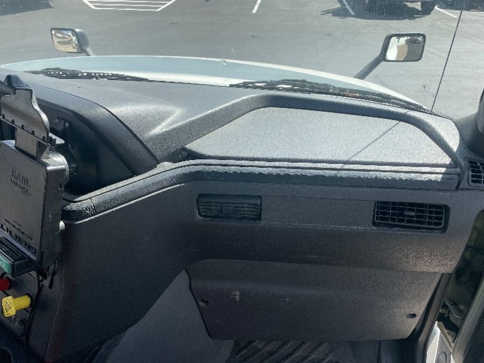 Day Cab Tractor-Heavy Duty Tractors-International-2018-LT625-Statesville-NC-379,045\n\t\tmiles-$ 24,750 - Image 13