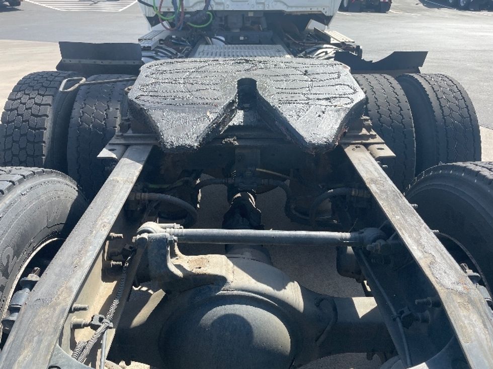 Day Cab Tractor-Heavy Duty Tractors-International-2018-LT625-Statesville-NC-379,045\n\t\tmiles-$ 24,750 - Image 6