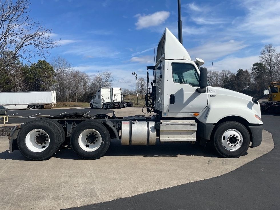 Day Cab Tractor-Heavy Duty Tractors-International-2018-LT625-Statesville-NC-379,045\n\t\tmiles-$ 24,750 - Image 8