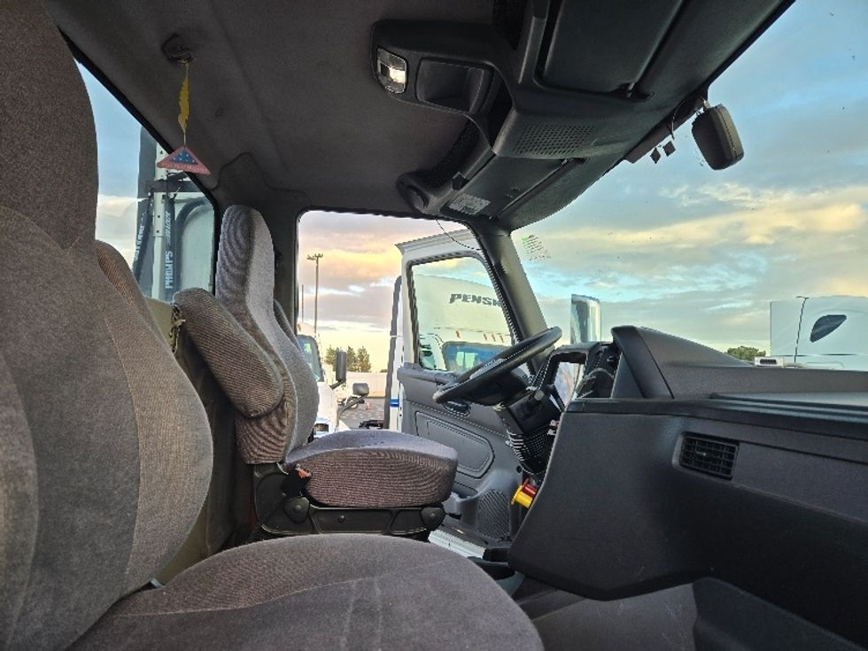 Day Cab Tractor-Heavy Duty Tractors-International-2018-LT625-Stockton-CA-423,442\n\t\tmiles-$ 38,250 - Image 12