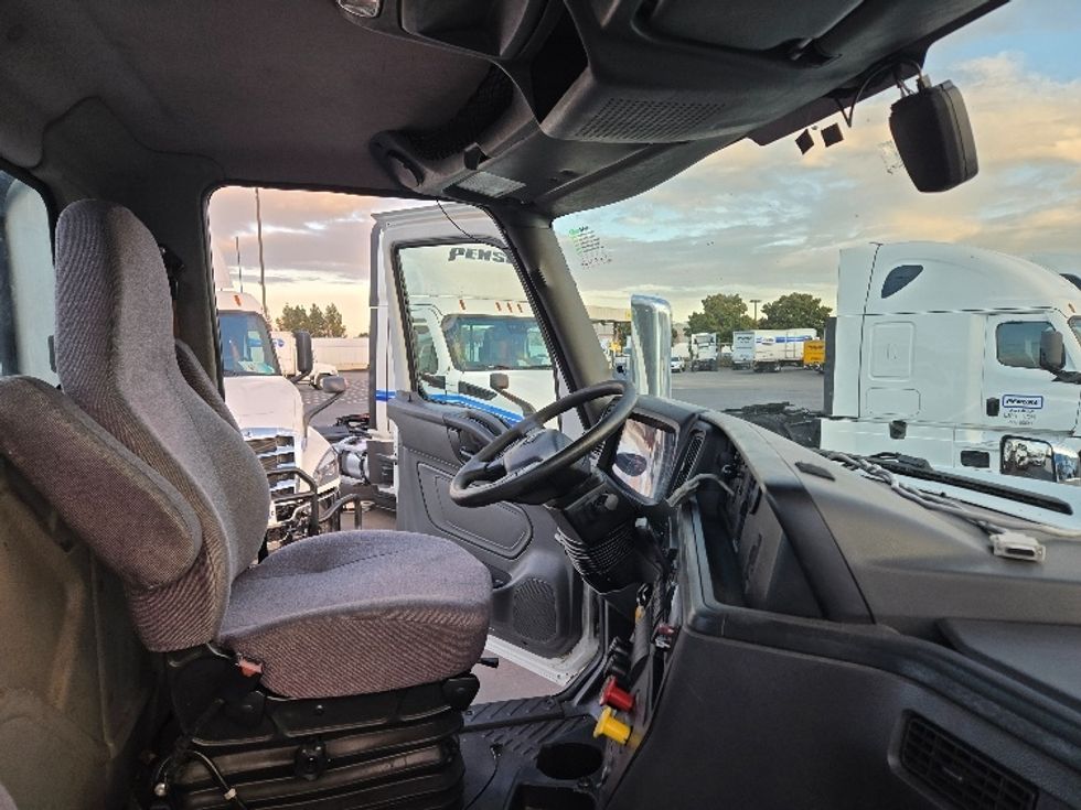 Day Cab Tractor-Heavy Duty Tractors-International-2018-LT625-Stockton-CA-423,442\n\t\tmiles-$ 38,250 - Image 14