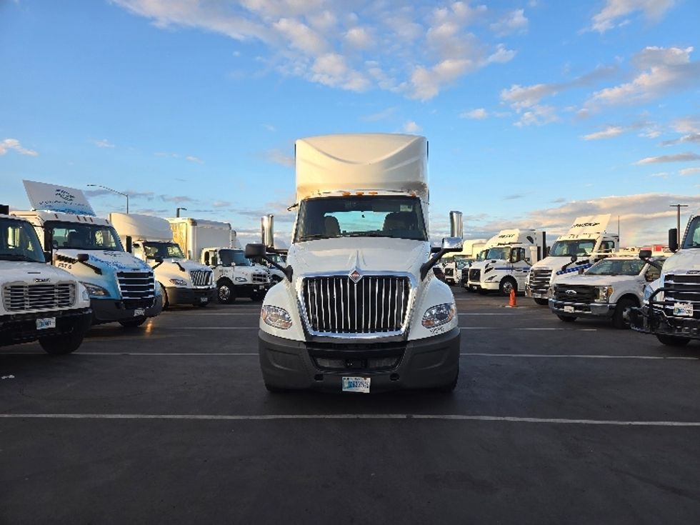 Day Cab Tractor-Heavy Duty Tractors-International-2018-LT625-Stockton-CA-423,442\n\t\tmiles-$ 38,250 - Image 2