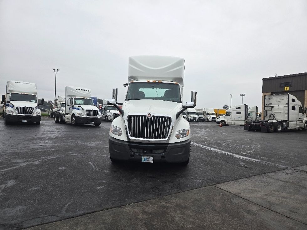 2018 International LT625 LT photo 2