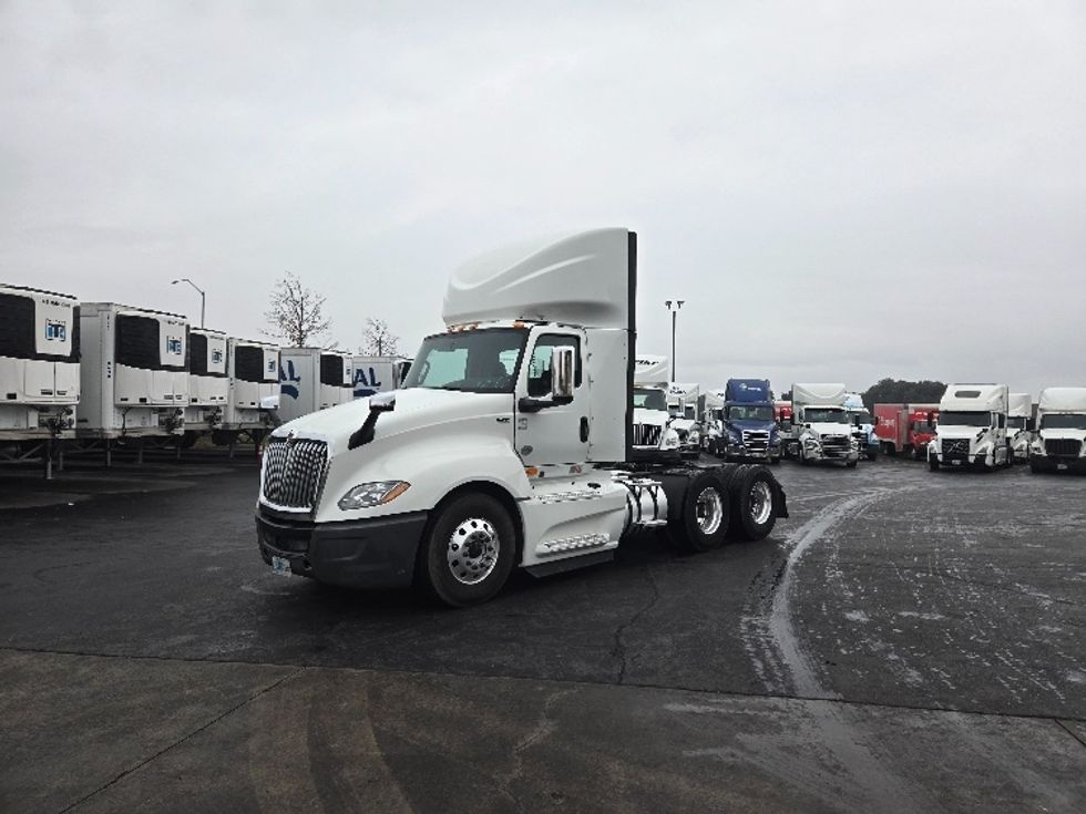 2018 International LT625 LT photo 3