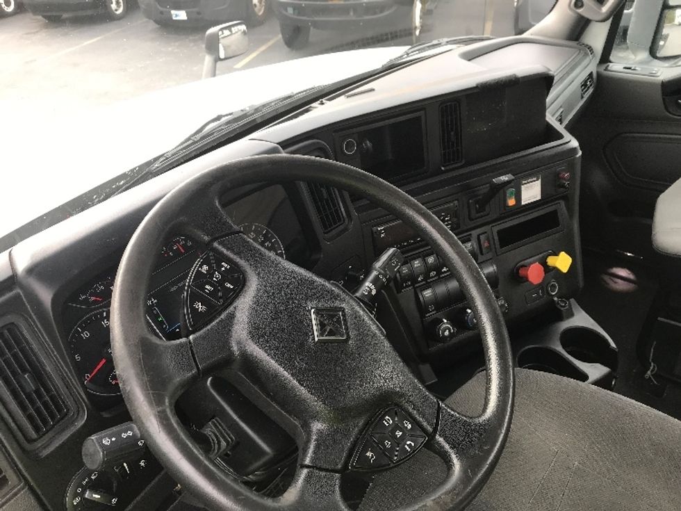 Day Cab Tractor-Heavy Duty Tractors-International-2018-LT625-Sturtevant-WI-382,924\n\t\tmiles-$ 23,500 - Image 10