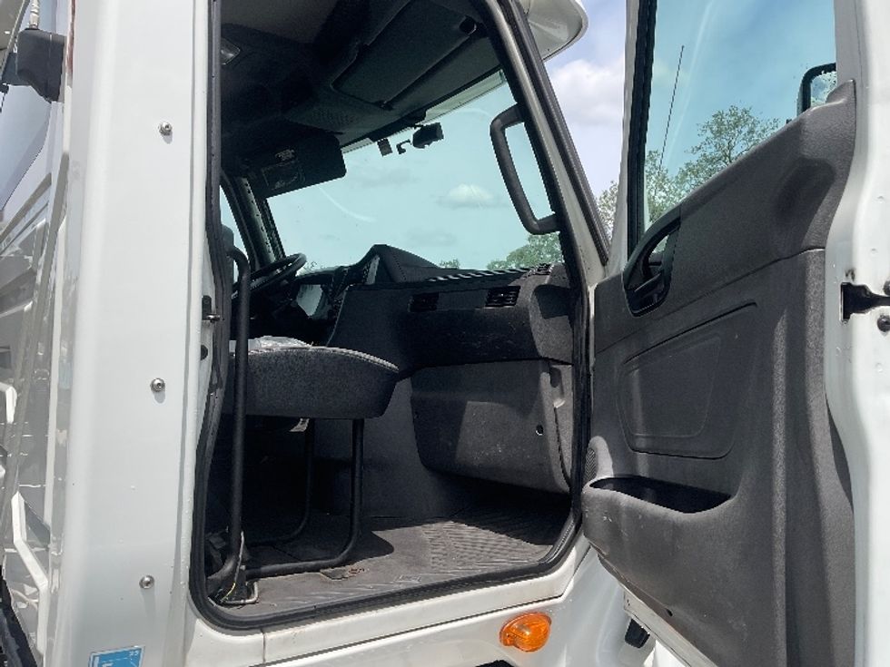 Day Cab Tractor-Heavy Duty Tractors-International-2018-LT625-Tampa-FL-278,970\n\t\tmiles-$ 24,500 - Image 12