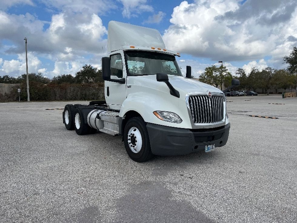 Day Cab Tractor-Heavy Duty Tractors-International-2018-LT625-Tampa-FL-317,112\n\t\tmiles-$ 28,500 - Image 1