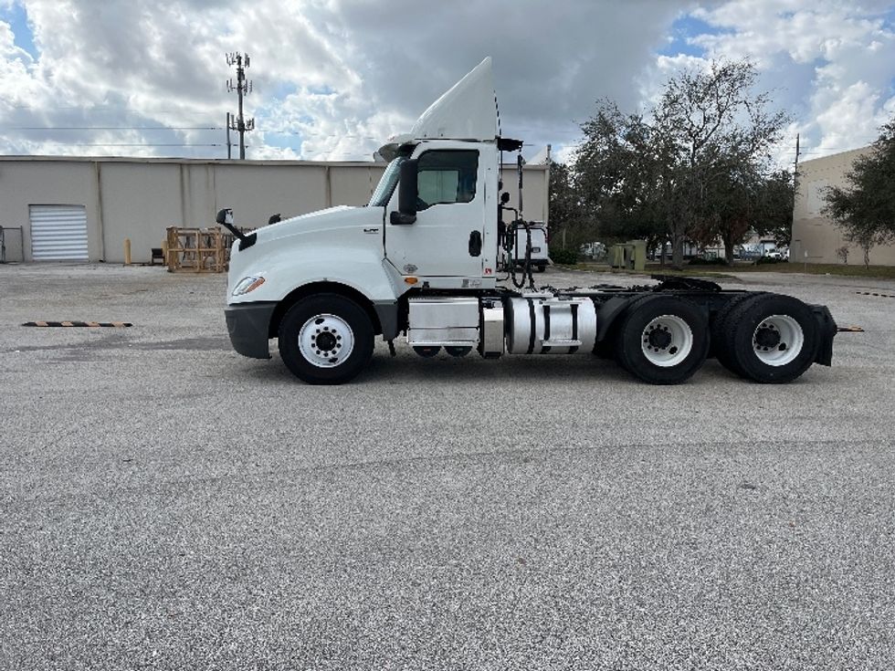 Day Cab Tractor-Heavy Duty Tractors-International-2018-LT625-Tampa-FL-317,112\n\t\tmiles-$ 28,500 - Image 4