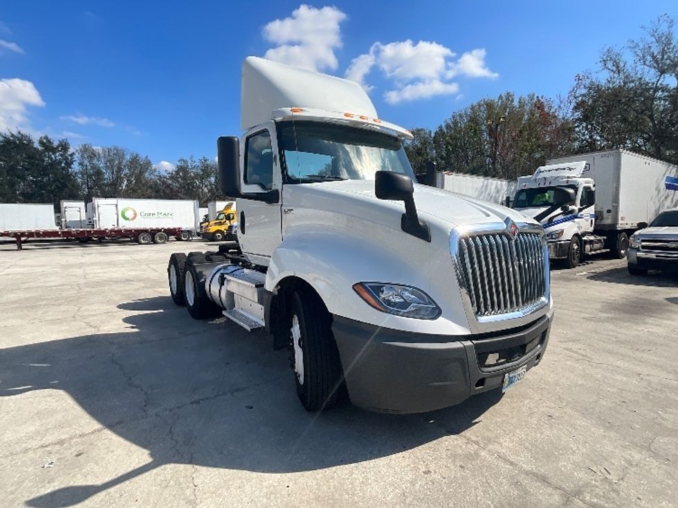 Day Cab Tractor-Heavy Duty Tractors-International-2018-LT625-Tampa-FL-339,191\n\t\tmiles-$ 27,250 - Image 1