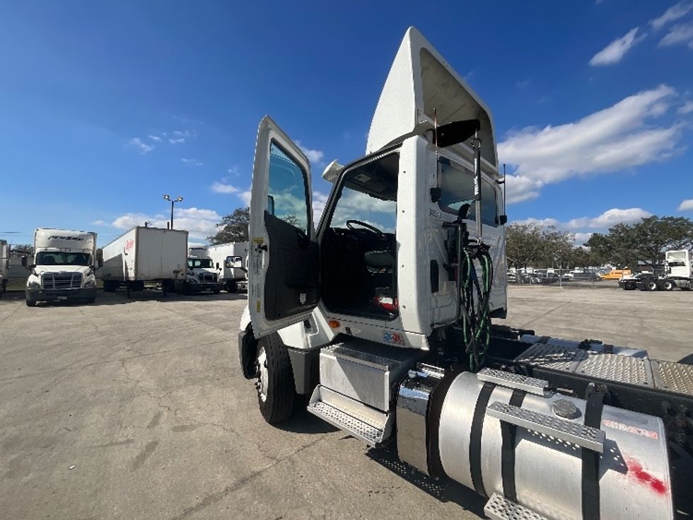 Day Cab Tractor-Heavy Duty Tractors-International-2018-LT625-Tampa-FL-339,191\n\t\tmiles-$ 27,250 - Image 9