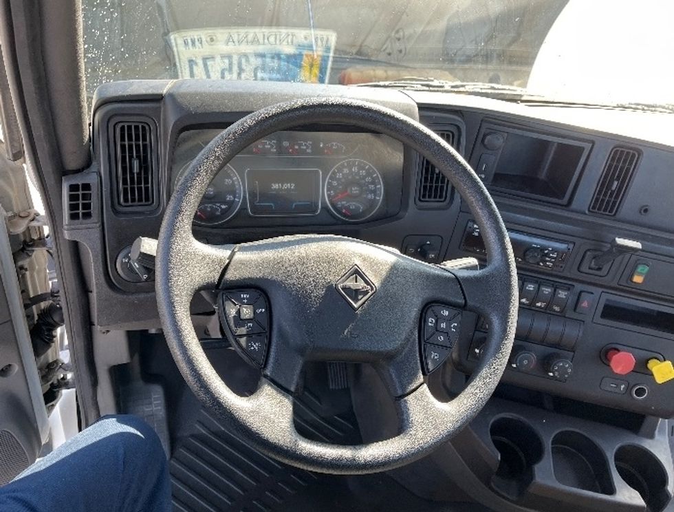 Day Cab Tractor-Heavy Duty Tractors-International-2018-LT625-Tampa-FL-381,011\n\t\tmiles-$ 25,750 - Image 10