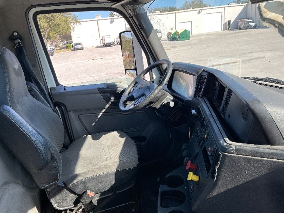 Day Cab Tractor-Heavy Duty Tractors-International-2018-LT625-Tampa-FL-381,011\n\t\tmiles-$ 25,750 - Image 13