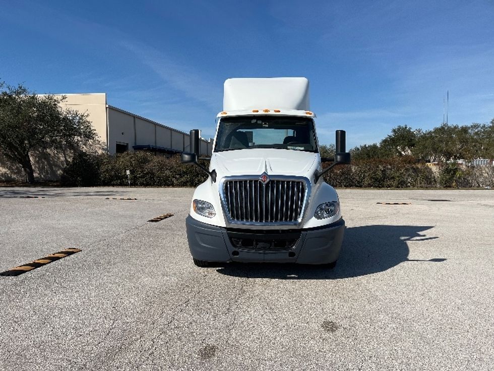 Day Cab Tractor-Heavy Duty Tractors-International-2018-LT625-Tampa-FL-381,011\n\t\tmiles-$ 25,750 - Image 2